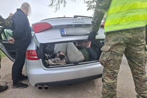 Zatrzymanie czterech cudzoziemców przez funkcjonariuszy z Sejn 