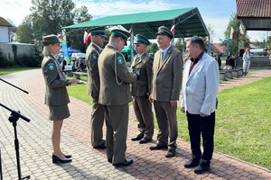 25 lat Placówki Straży Granicznej w Narewce wręczanie medali na uroczystości