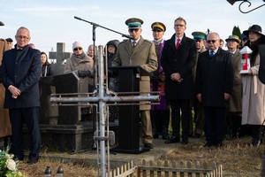 Straż Graniczna pamięta o bohaterach apel poległych czytany przez funkcjonariusza