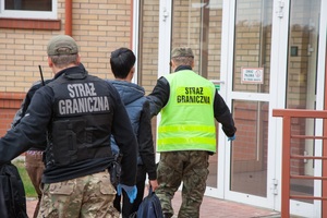 Zatrzymano grupę nielegalnych migrantów