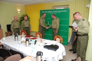 Wręczenie podziekowań kapelanowi Podlaskiego Oddziału Straży Granicznej 