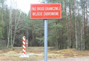 Ukarano dwie osoby, które weszły mimo zakazu 
