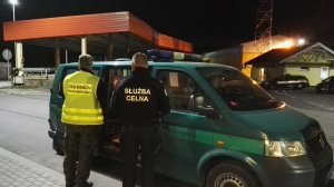 Wspólny patrol z zatrzymanymi obywatelami Wietnamu 